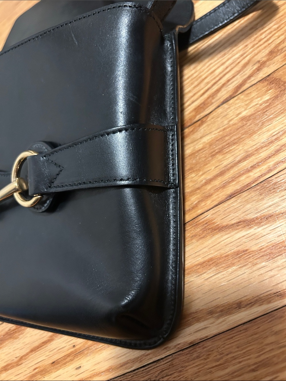 Gucci Black Leather Bag with Gold Accents - Picture 7 of 8